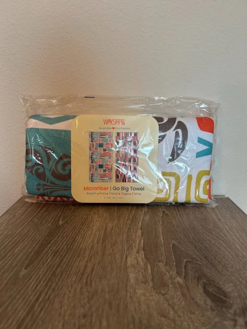 NWT Werkshoppe Microfiber Reversible Go Big Towel Oahu Breeze Beach